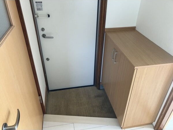 玄関　明るい玄関でお出迎え♪