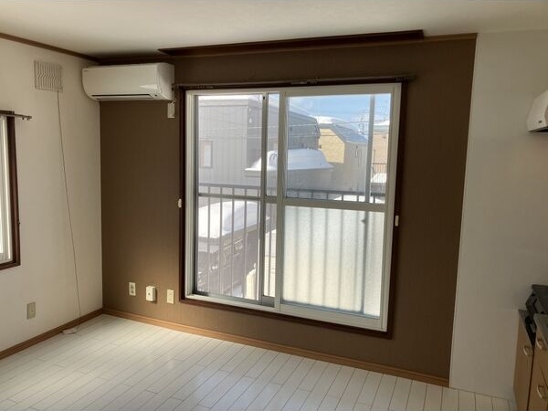 居室・リビング　明るいお部屋です♪