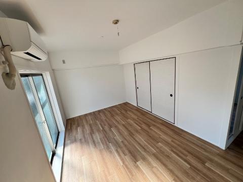 居室・リビング　室内