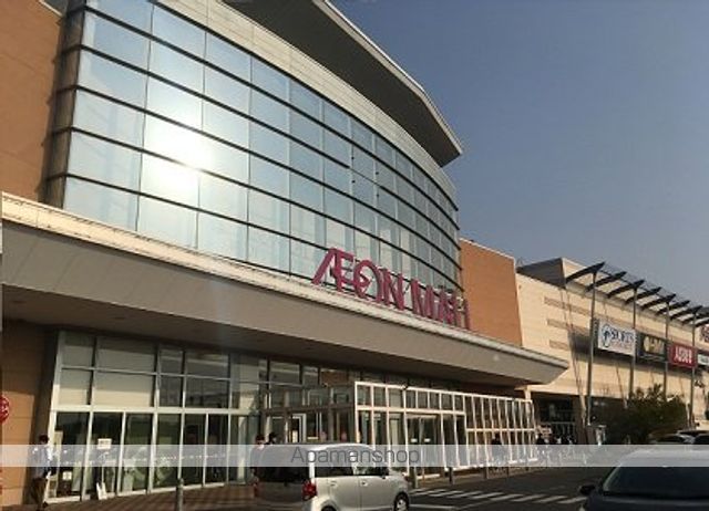 コンビニ　ファミリーマート邑楽中野店（コンビニ）まで174m