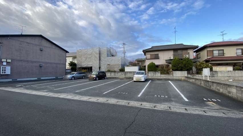 駐車場　駐車場