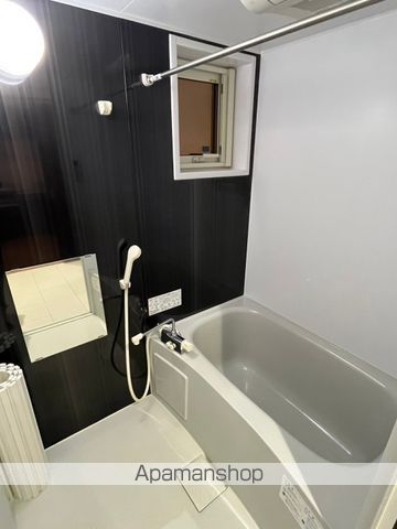 バス・シャワールーム　※お部屋によって壁紙・床の色が変動する場合がございます。