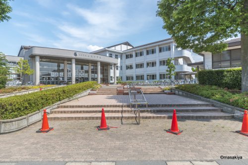 中学校　長野市立犀陵中学校（中学校）まで376m