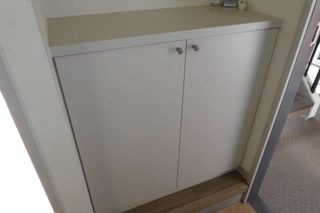 玄関　シューズボックス