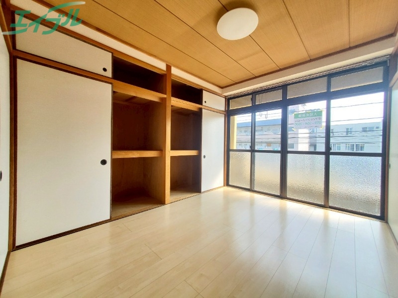 居室・リビング　同物件別部屋写真