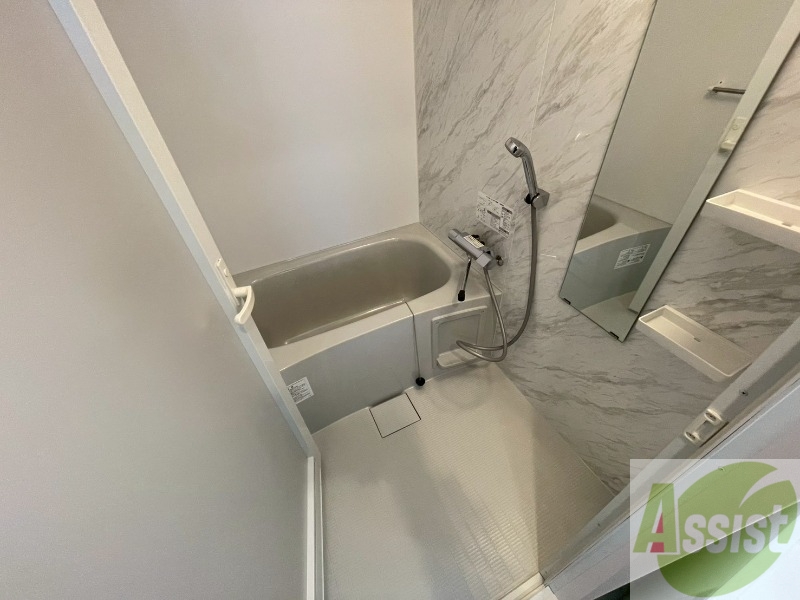 バス・シャワールーム　お風呂になります。一日の疲れを癒してくださいね。