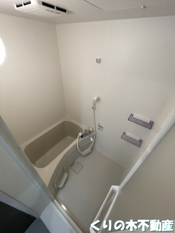 バス・シャワールーム　コンパクトで使いやすいお風呂です