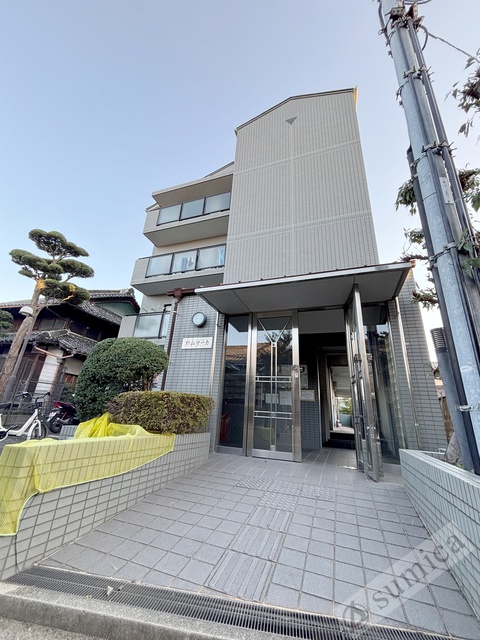 建物外観　スタイリッシュな建物です＾＾