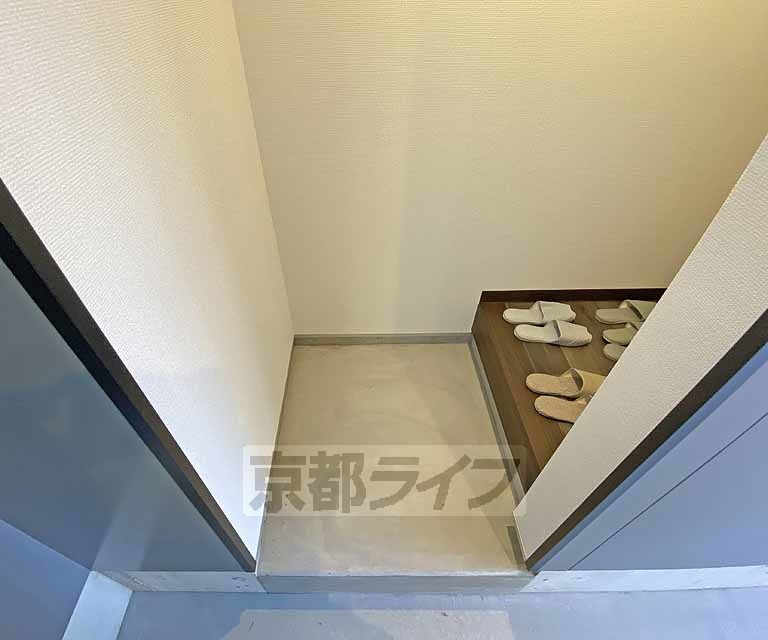 玄関　コンクリート土間の玄関です。