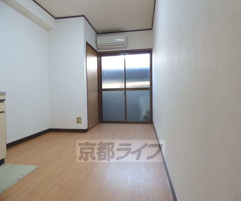 居室・リビング　室内です