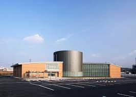 図書館　綾川町立生涯学習センター（図書館）まで785m