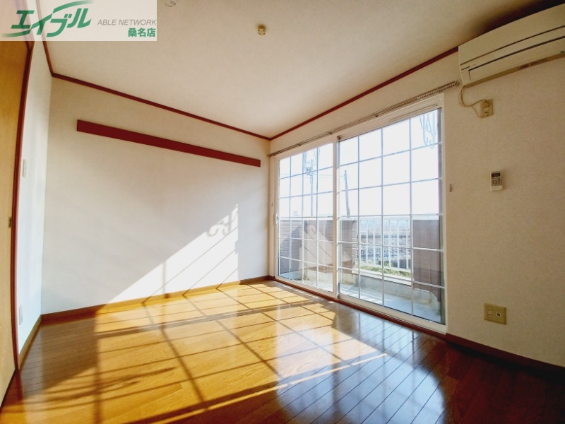 居室・リビング　同型反転タイプ画像