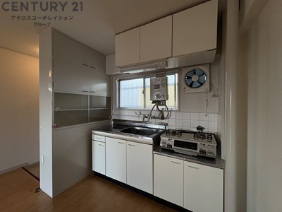 キッチン　2口コンロで機能的なキッチンです。