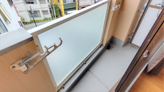 バルコニー　外干しができるバルコニーです