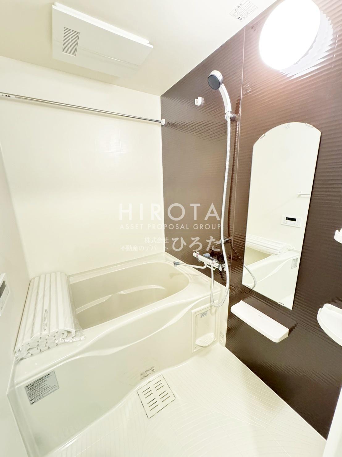 バス・シャワールーム　※同タイプの別のお部屋の写真です。