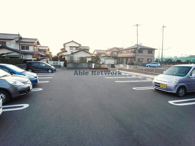 駐車場　駐車場