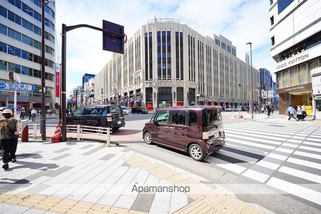 ショッピングセンター　伊勢丹　新宿店（ショッピングセンター）まで400m