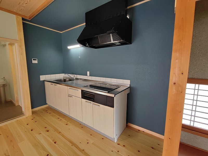 キッチン　広々システムキッチンで存分に料理ができます