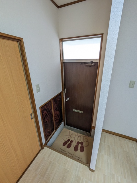 玄関　☆玄関・シューズＢＯＸ付き☆