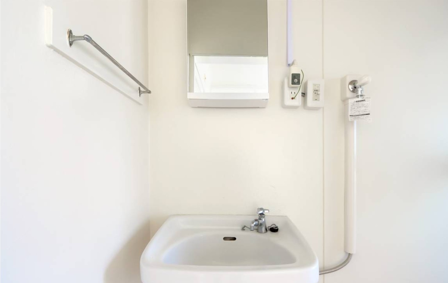 洗面設備　同タイプ写真です