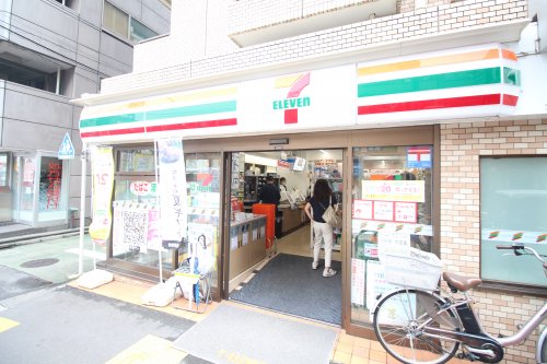 コンビニ　セブンイレブン　根津駅前店（コンビニ）まで202m