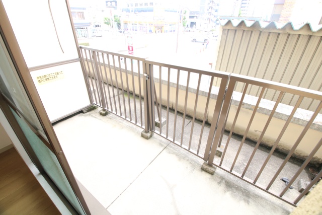 バルコニー　※写真は別室の参考写真です。現況優先。