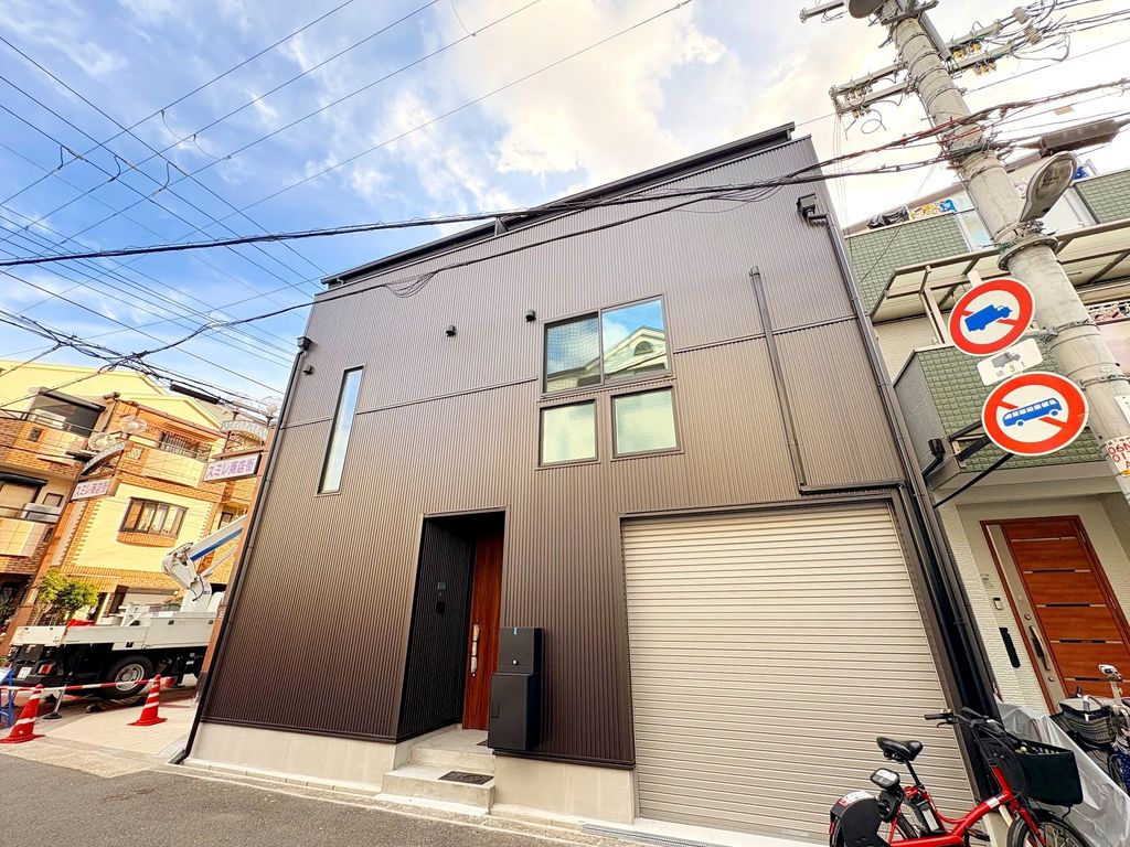 建物外観　駐車場