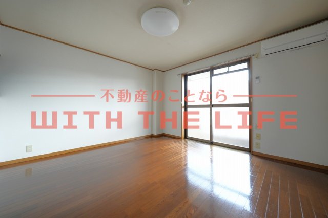 居室・リビング　こちらのリビングで趣味の時間をお楽しみください