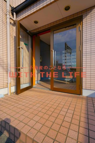 エントランス　建物の内部です