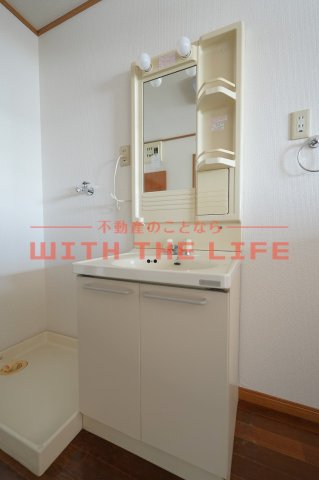 洗面設備　独立洗面台あり、毎朝おしゃれに忙しい女性の方におすすめです