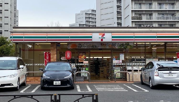 コンビニ　セブンイレブン 葛飾小菅1丁目店（コンビニ）まで335m