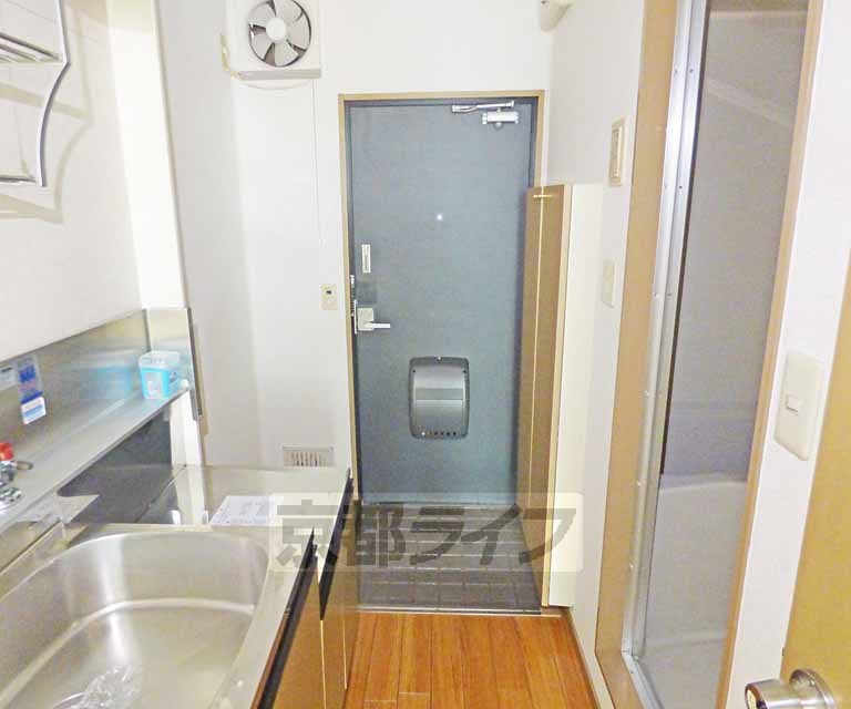 玄関　広々とした玄関です。