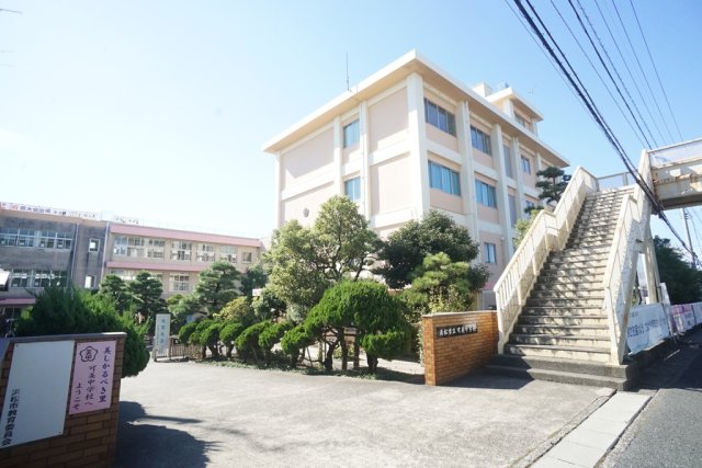 中学校　浜松市立可美中学校（中学校）まで2000m