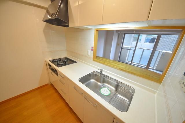 キッチン　グリル付3口ガスシステムキッチン