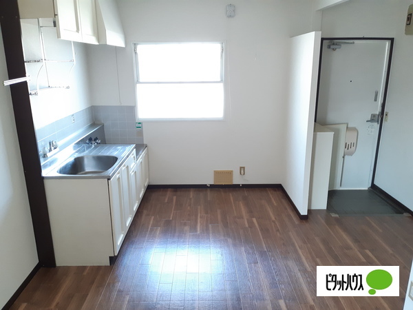 居室・リビング　別室写真です