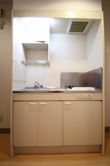 キッチン　同物件別号室の写真です。