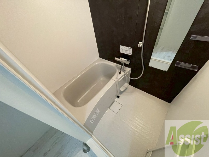 バス・シャワールーム　お風呂になります。一日の疲れを癒してくださいね。