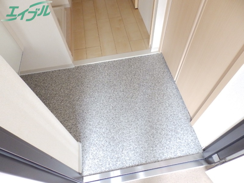 玄関　別部屋参考写真です。