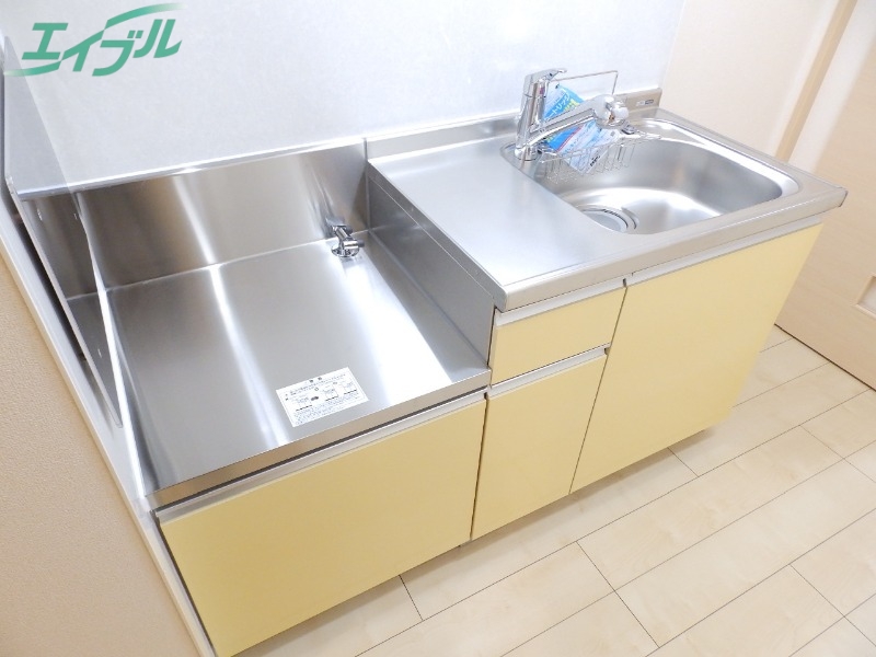 キッチン　別部屋参考写真です。