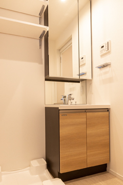 洗面設備　朝の身支度に欠かせない独立洗面台♪