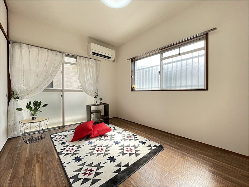 居室・リビング　角部屋で明るい間取りです。