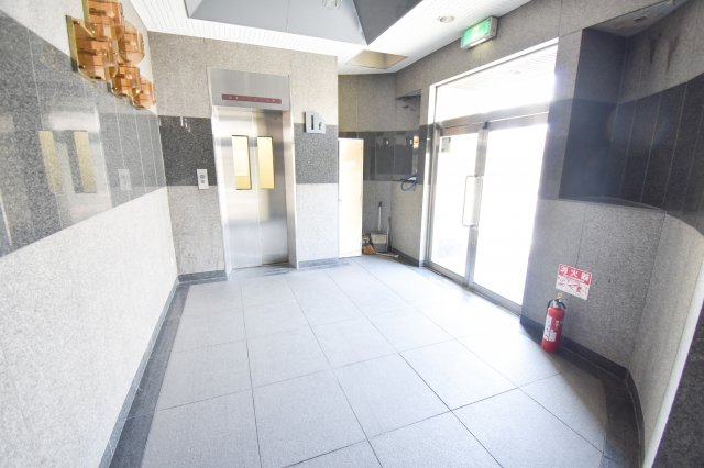 その他共有部分　エレベーターがあると重たい荷物も簡単に部屋まで運べますよ