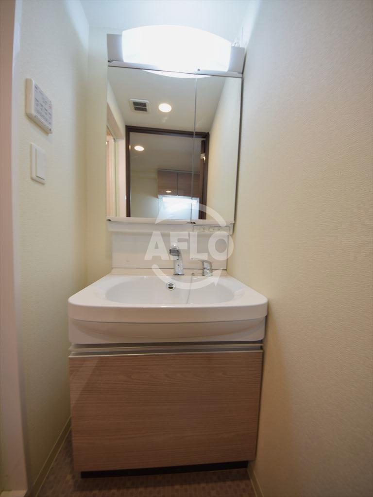 洗面設備　プレサンス本町エクストラ　独立洗面台