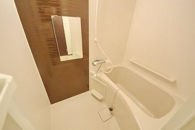 バス・シャワールーム　浴室乾燥機付き！
