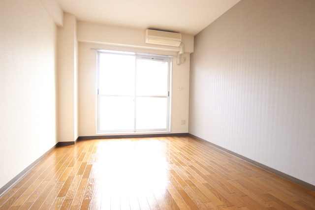 その他部屋・スペース　洋室７．８帖　エアコンあり