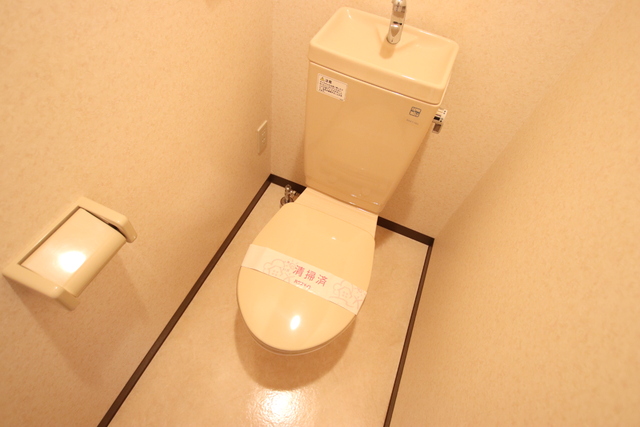 トイレ　洗浄機能付便座設置可能なトイレ