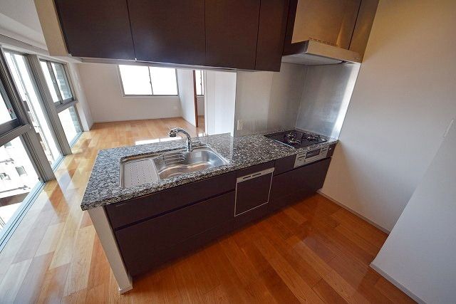 キッチン　タウンハウジング府中店まで