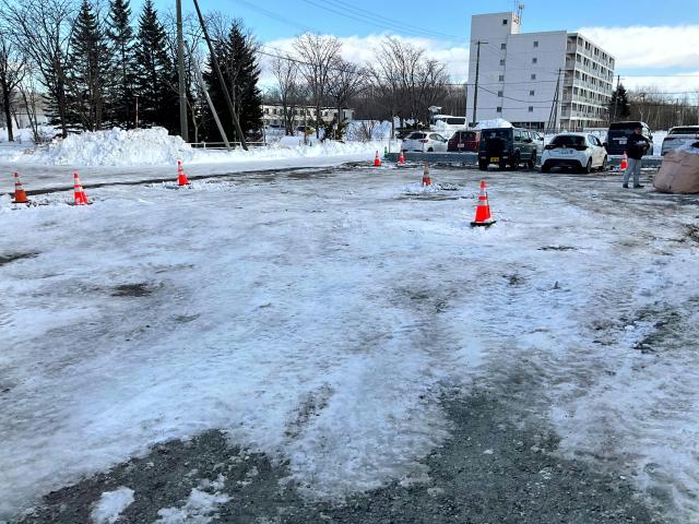 駐車場　駐車場