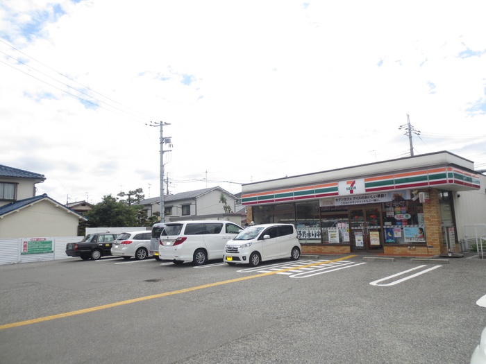 コンビニ　セブン-イレブン 尼崎富松町２丁目店（コンビニ）まで700m