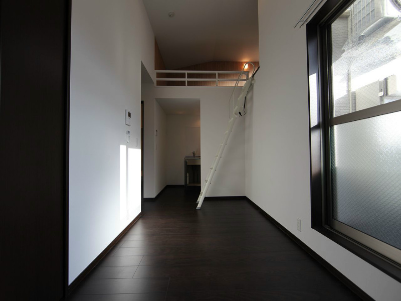 居室・リビング　洋室8.7帖　ロフト5.5帖（部屋でも収納でも使えます）